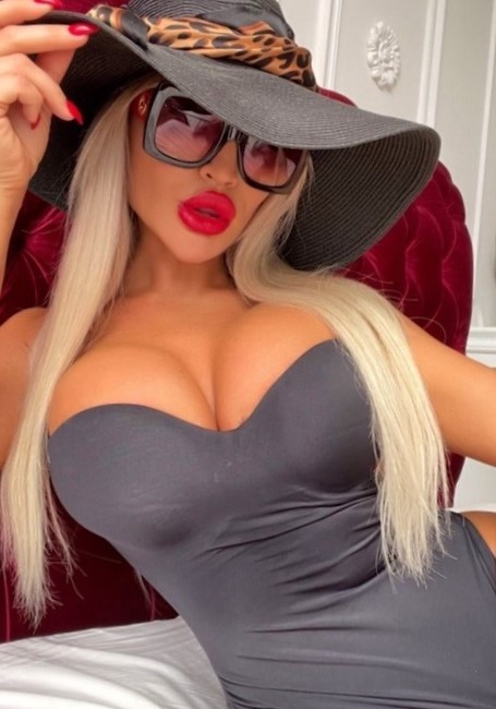 Азиза Проститутка Питера у метро Владимирская